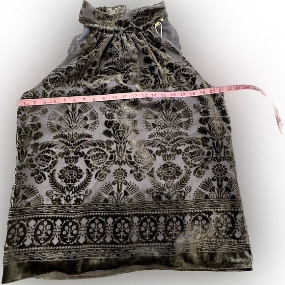 Elegant, $128 NWT Max Studio velvet textured halter top blouse. - Picture 5 of 12